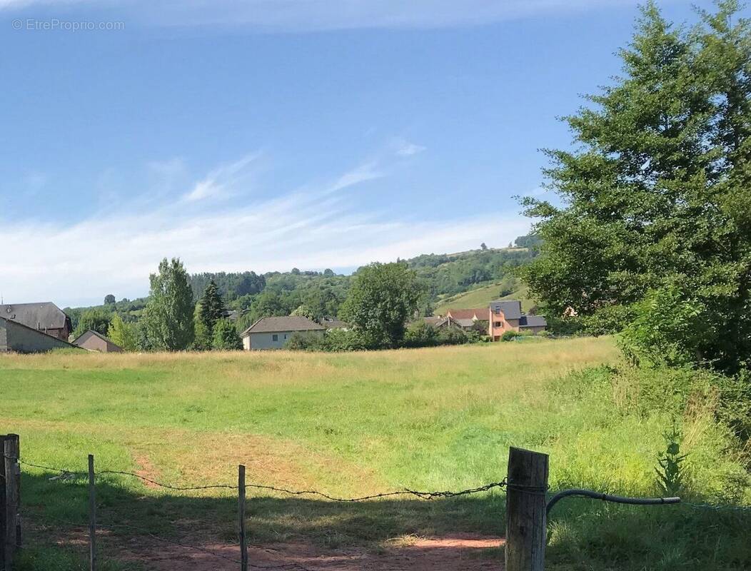 Terrain à CLAIRVAUX-D'AVEYRON