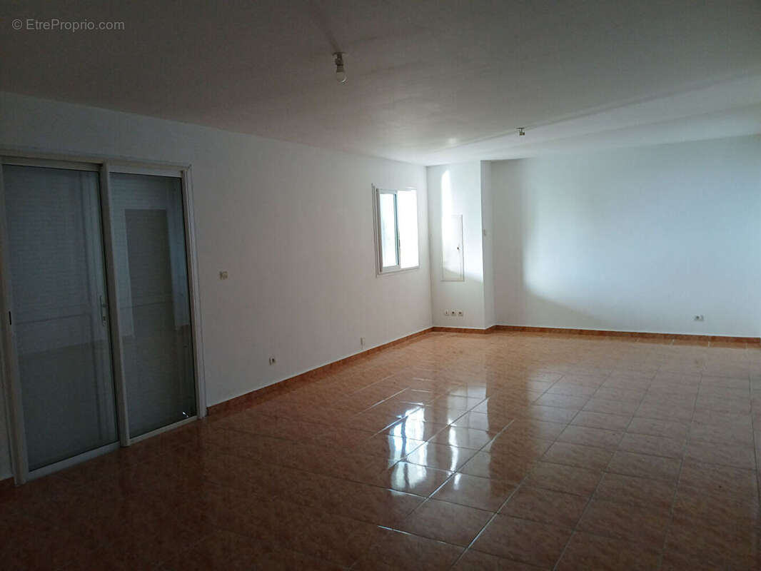 VILLA F4 de 110 m² sur un terrain de 720 m² STE MARIE - photo 6