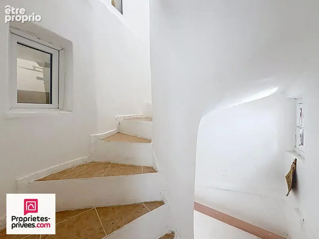 Ginasservis T3 60 m² entièrement rénové avec cave voutée - photo 2