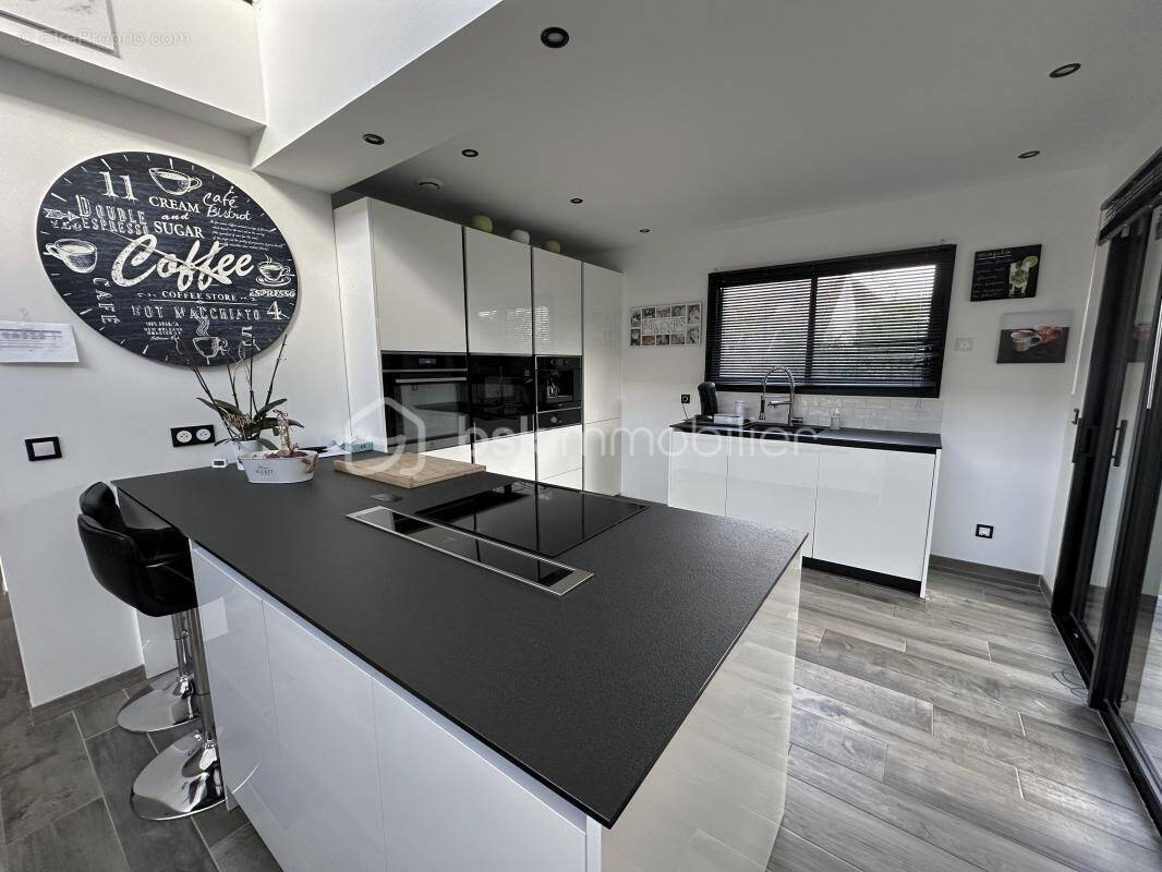 Maison à MOISSY-CRAMAYEL