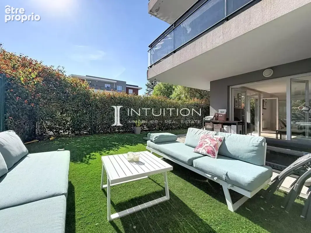 Appartement à VALLAURIS