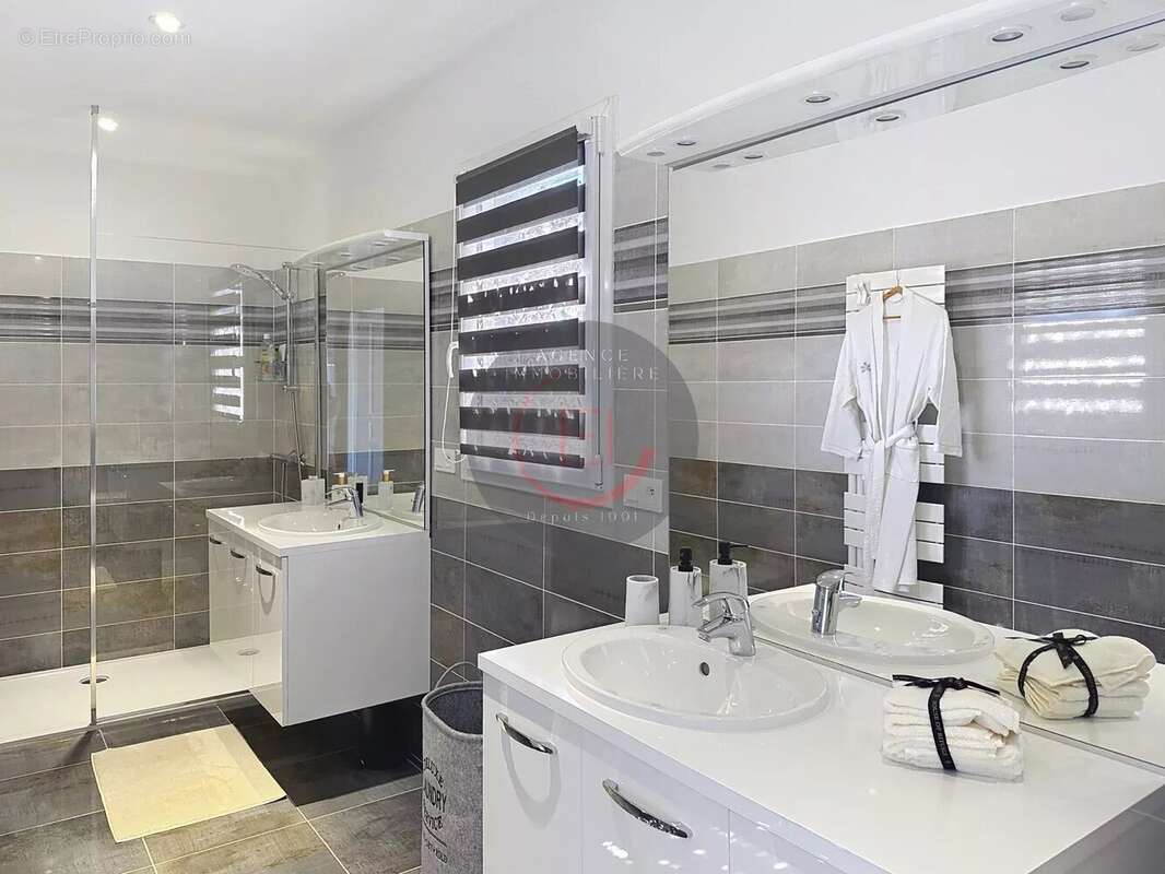 Maison à LES ADRETS-DE-L&#039;ESTEREL