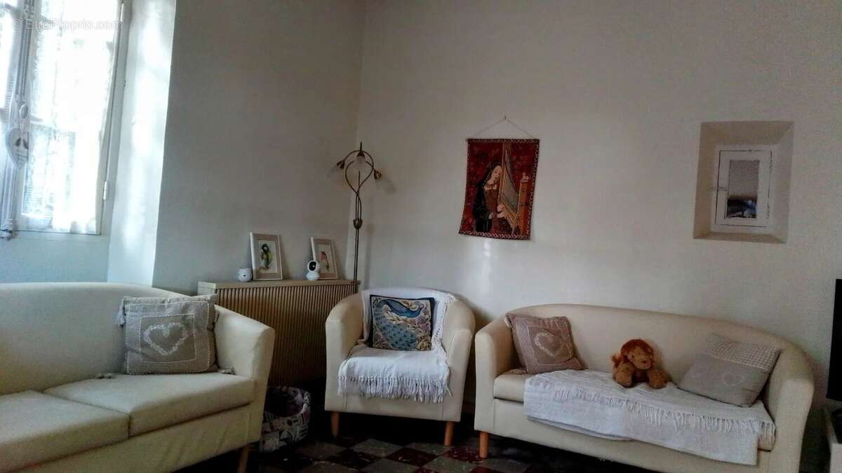 Maison à SAINTE-COLOMBE-SUR-L'HERS