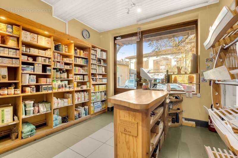 Commerce à L&#039;ISLE-EN-DODON