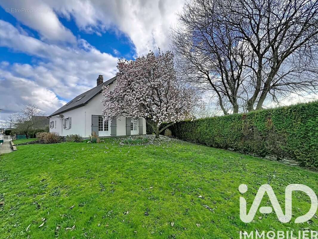 Photo 2 - Maison à LE MESNIL-ESNARD