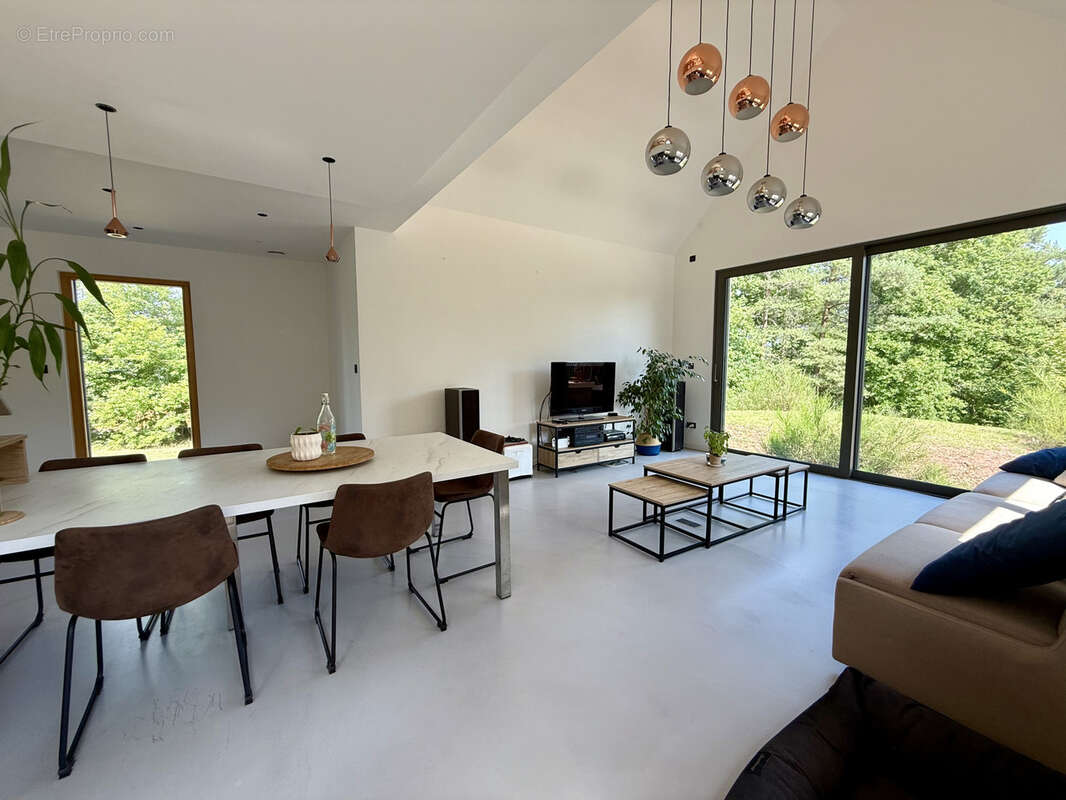 Maison à NEUVE-EGLISE