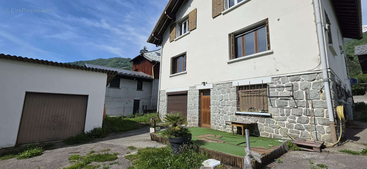 Maison à TOURS-EN-SAVOIE