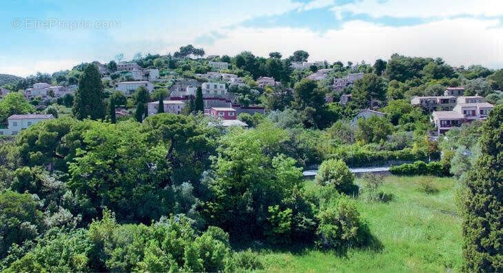 Appartement à VALLAURIS