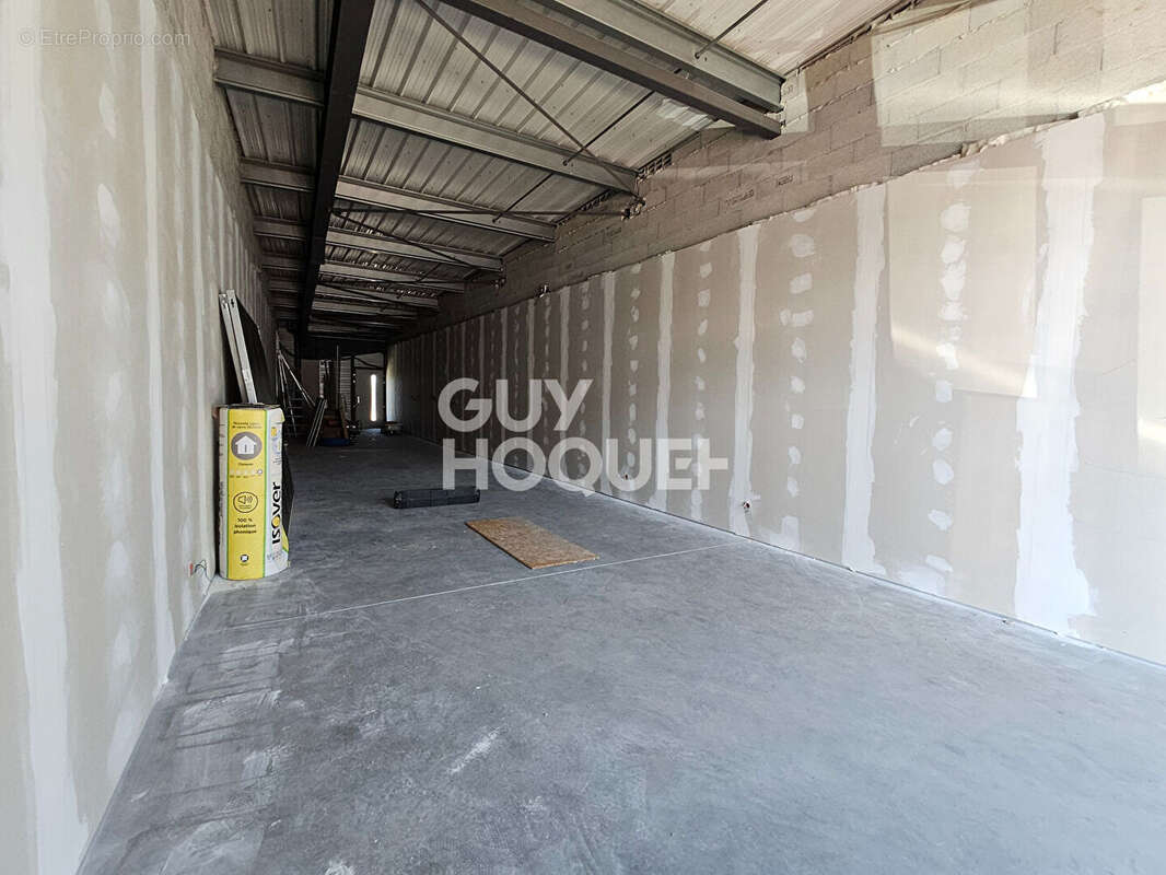 Commerce à PORTES-LES-VALENCE