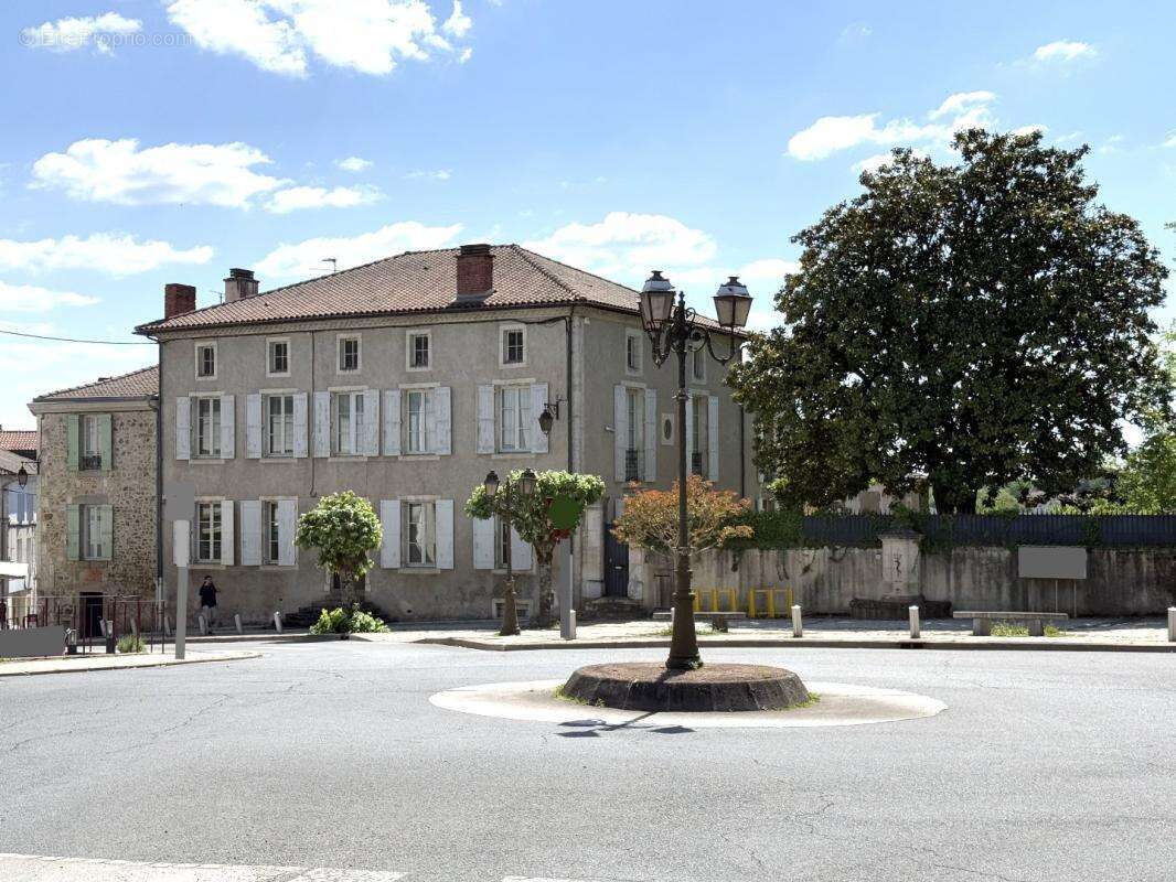 Maison à NONTRON