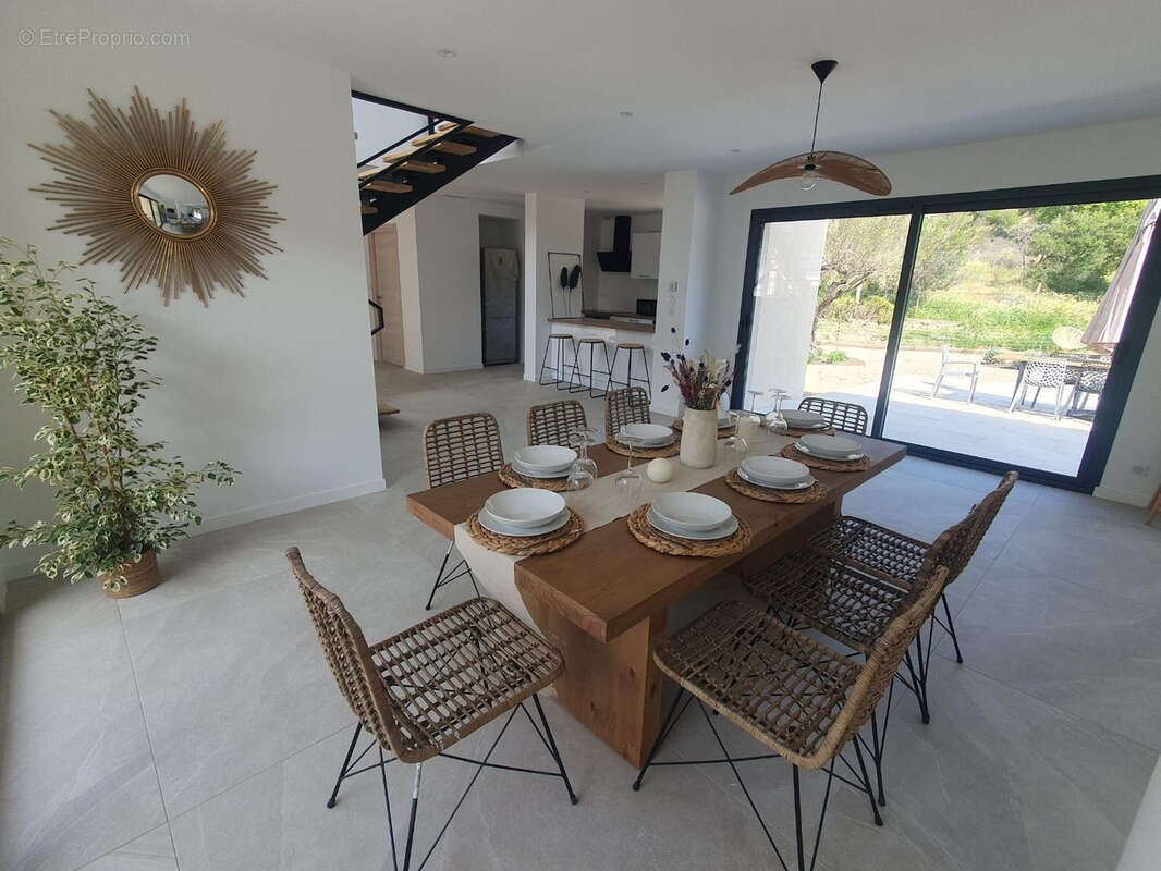 Maison à PLAN-DE-LA-TOUR