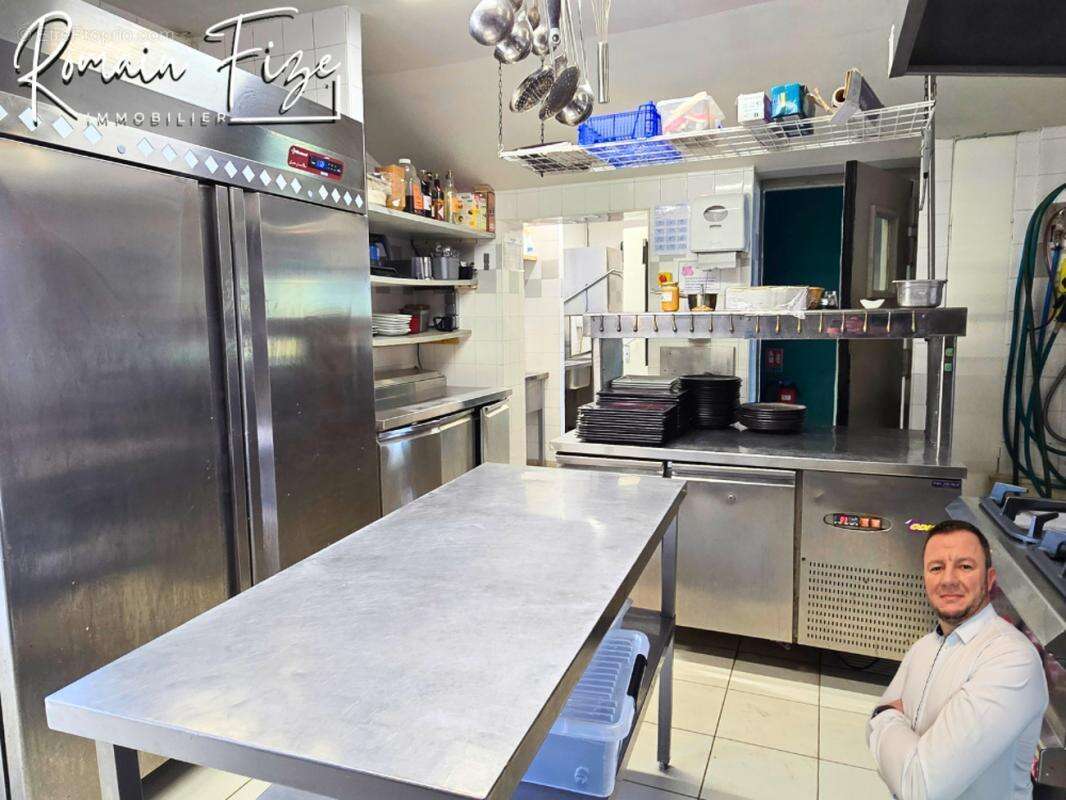 Commerce à COURTILS