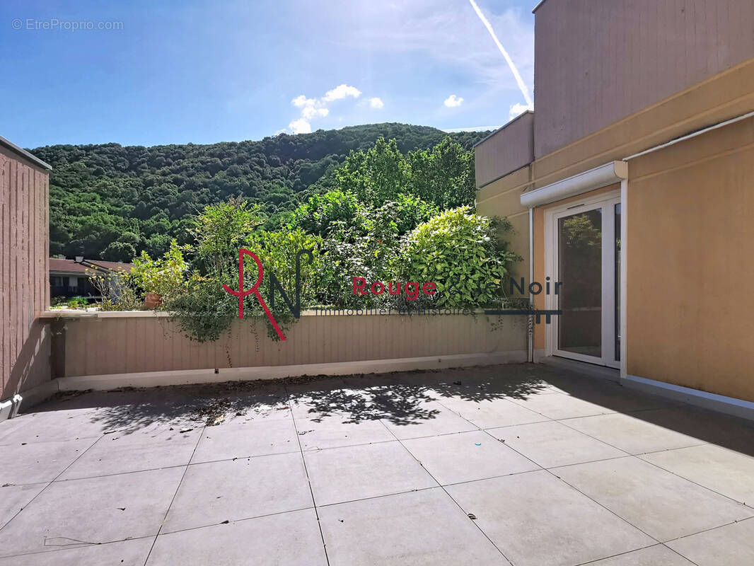 Appartement à POISAT