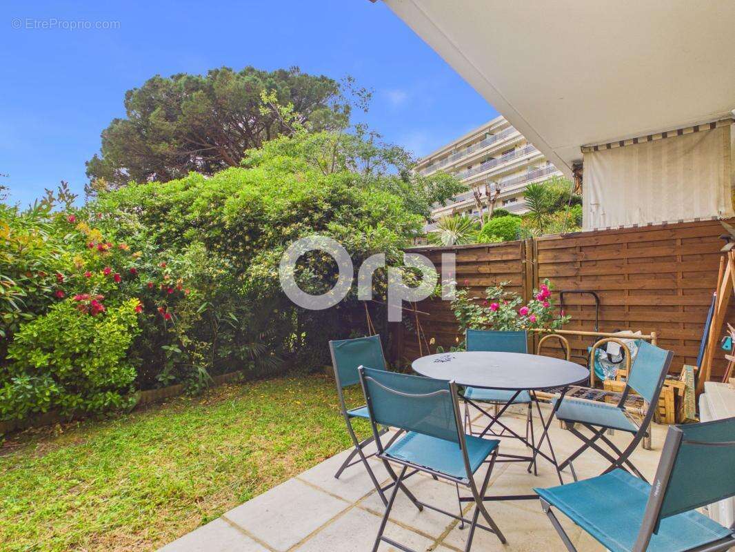 Appartement à MANDELIEU-LA-NAPOULE