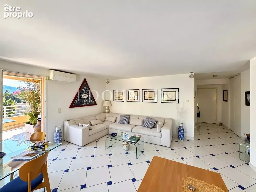 En exclusivité trois pièces à vendre avec terrasse, belle vue dégagée et garage - photo 12