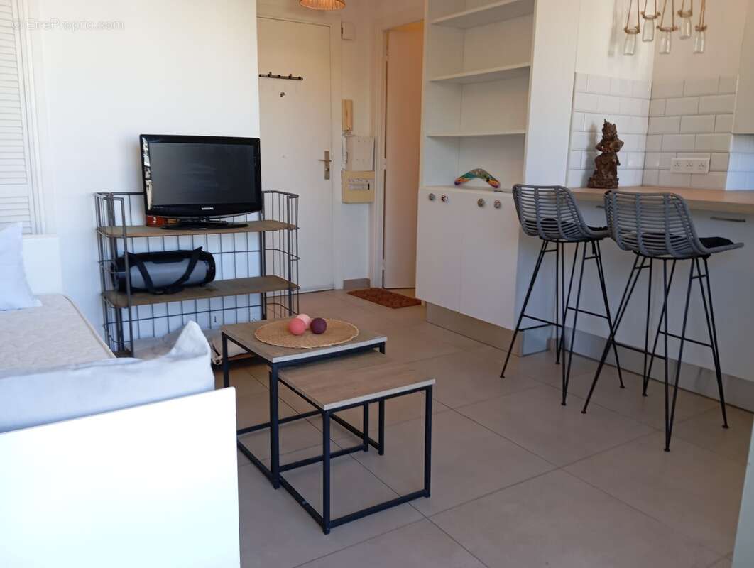 Appartement à SAINT-LAURENT-DU-VAR