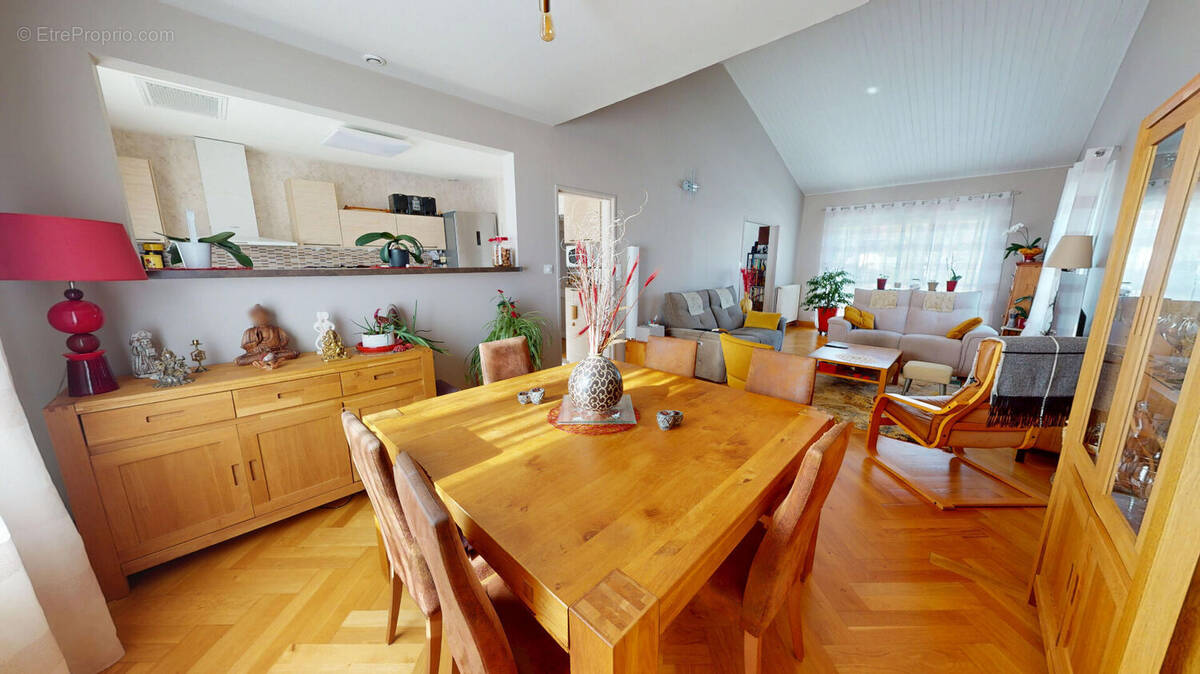 Maison à BUXEROLLES