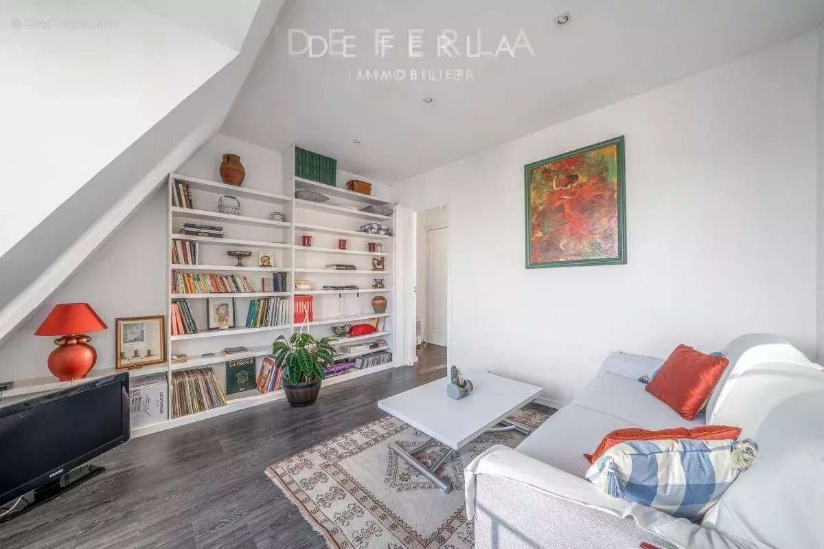 Appartement à PARIS-15E