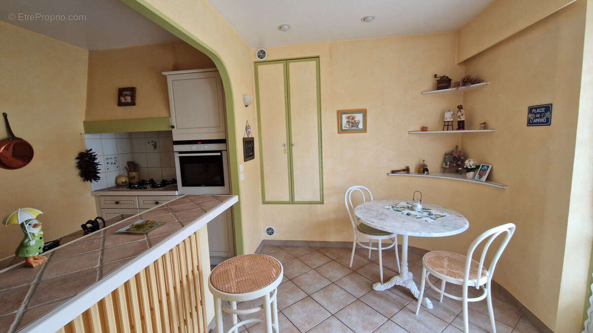 Maison à JOUY