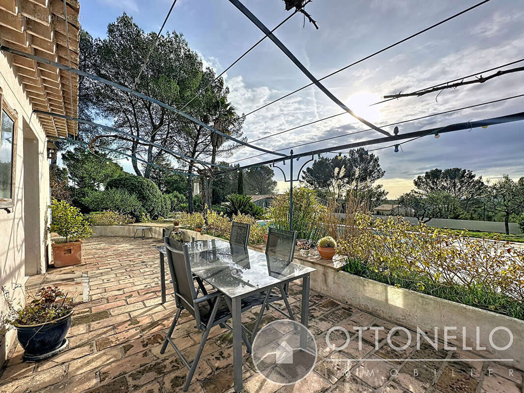 Maison à ROQUEBRUNE-SUR-ARGENS