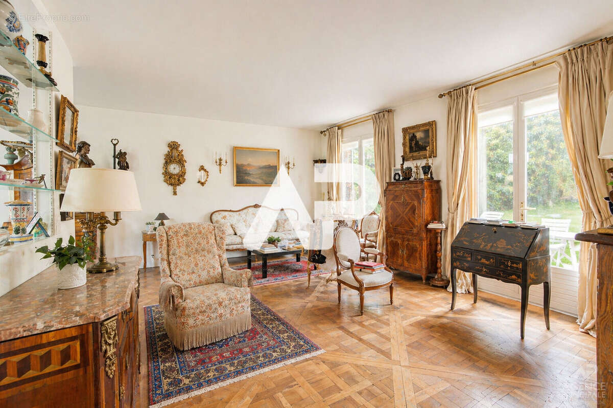 Maison à LA CELLE-SAINT-CLOUD