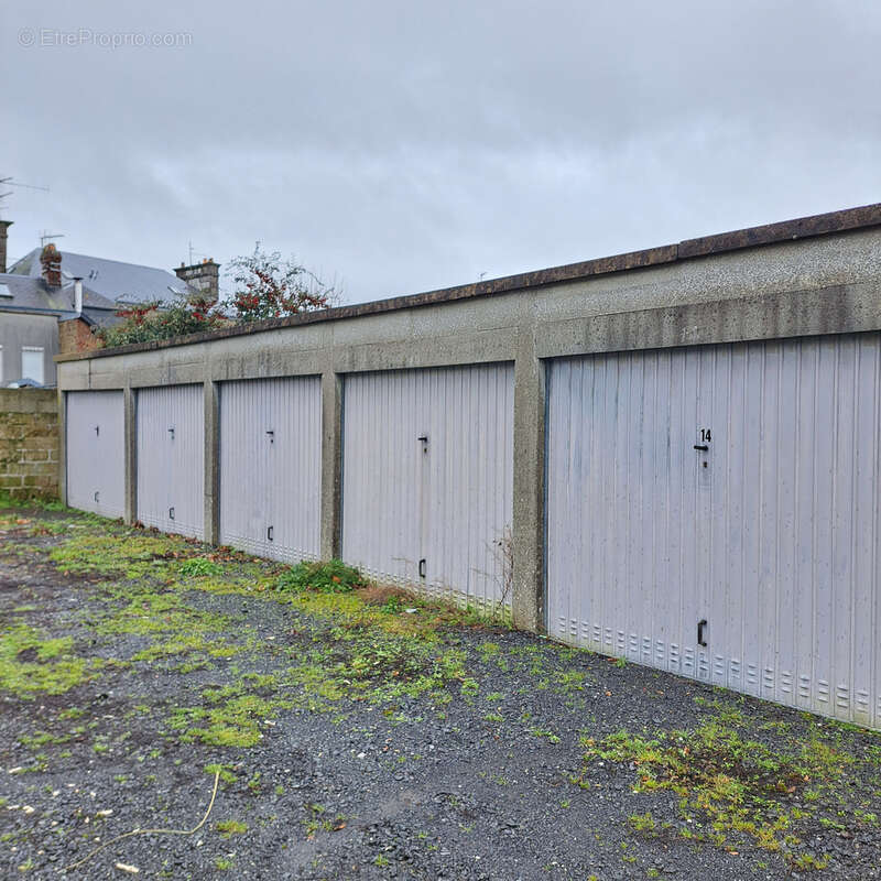 Parking à LA FERTE-MACE