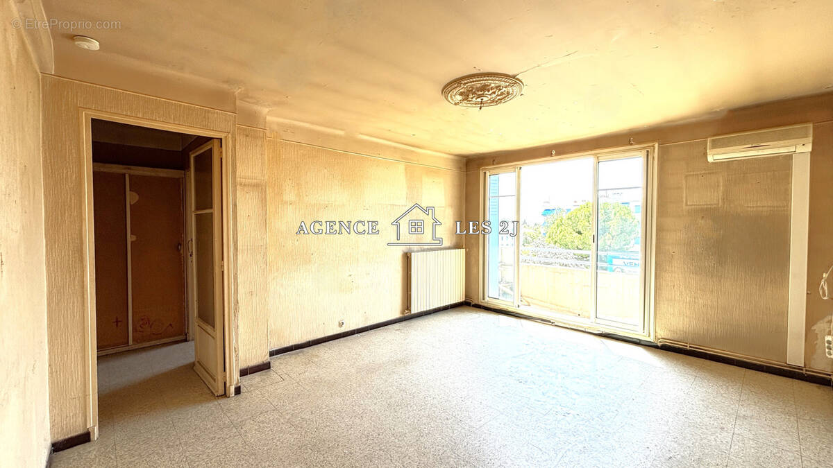 Appartement à MARSEILLE-12E
