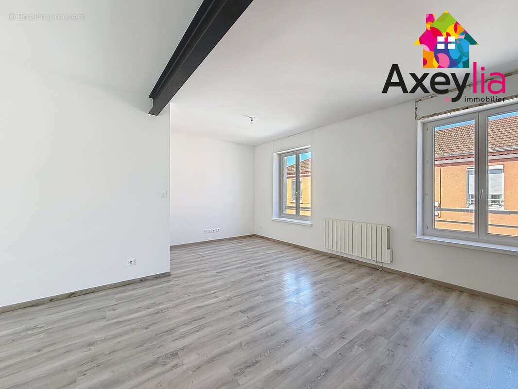 Appartement à REGNY