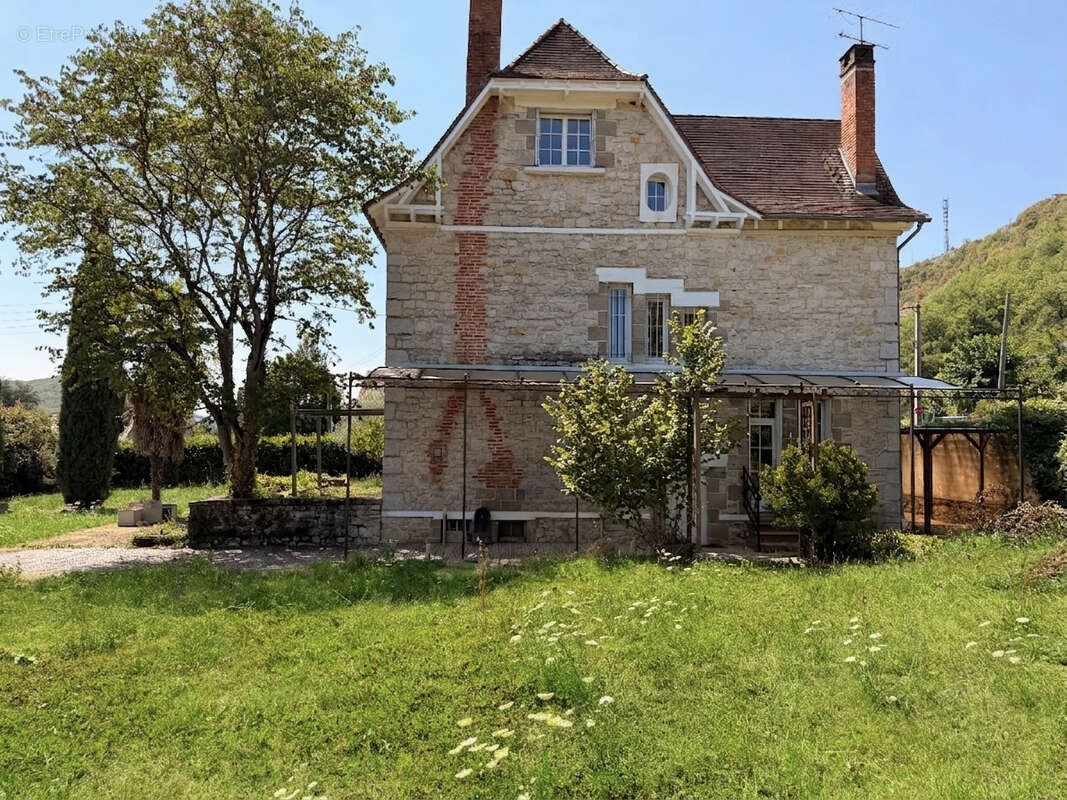 Maison de maître - T6 - photo 2