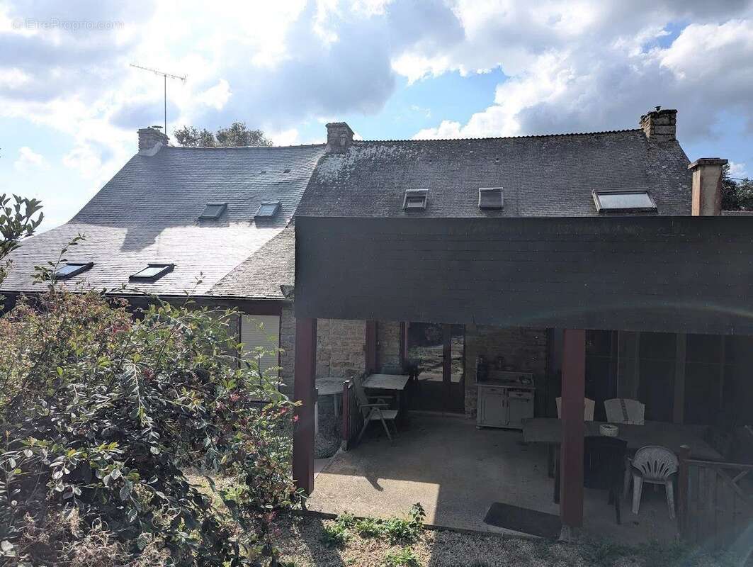 Maison à SAINT-SERVANT