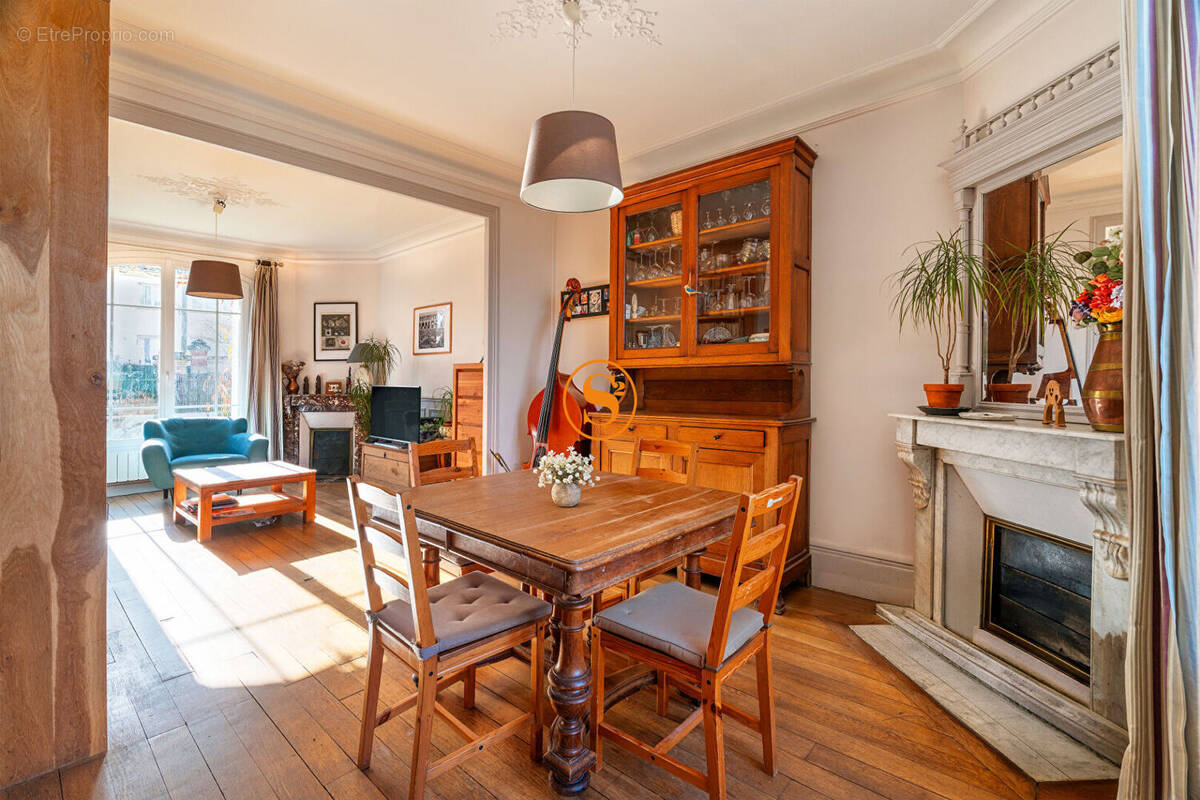 Maison à ORRY-LA-VILLE