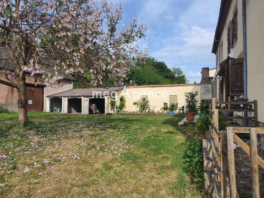 Maison à BEZENET