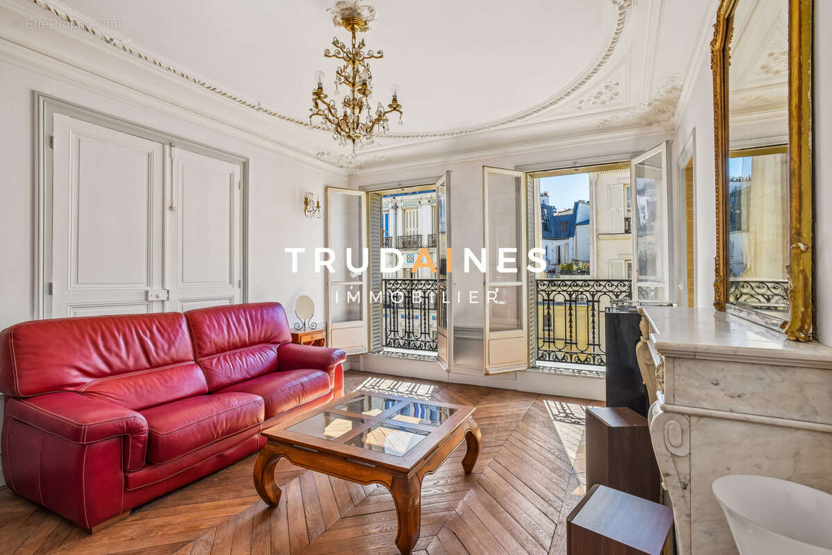 Appartement à PARIS-9E