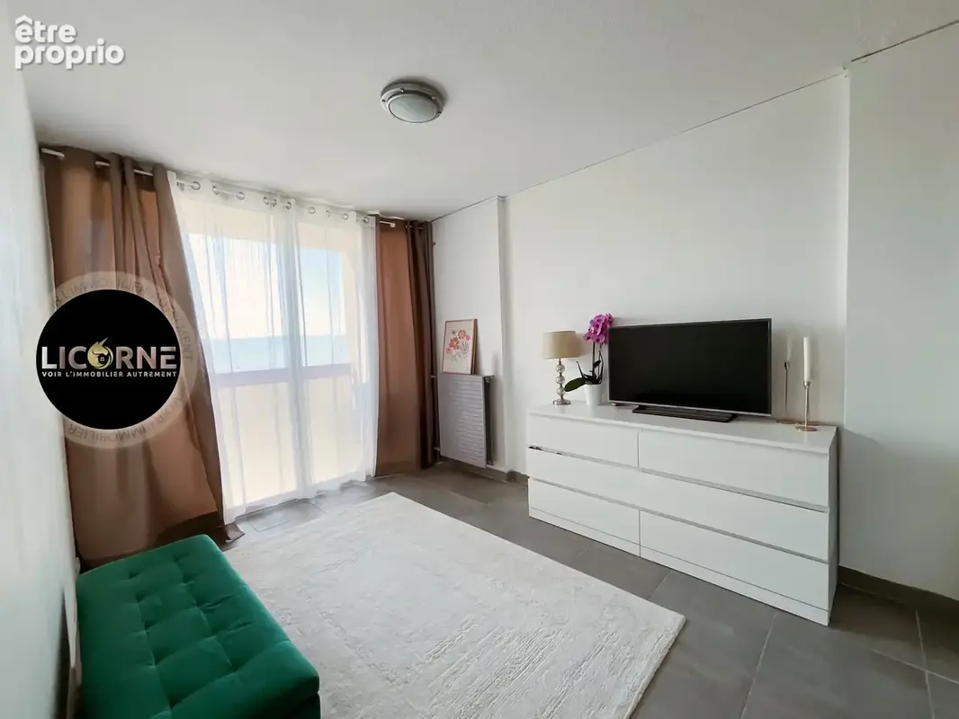 Appartement 74 m² à Vitrolles  - photo 7