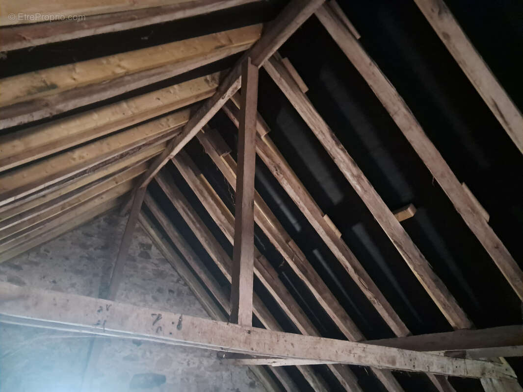 Une maison de caractère où le charme opère dès les premiers instants ..... - photo 18
