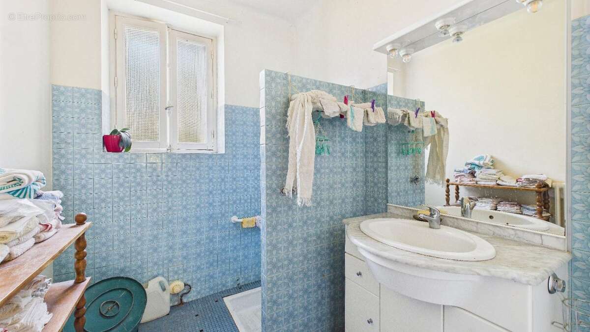 Maison à ONET-LE-CHATEAU