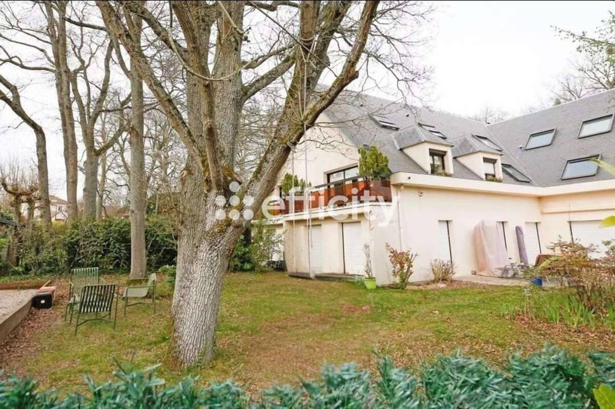 Appartement à JOUY-EN-JOSAS