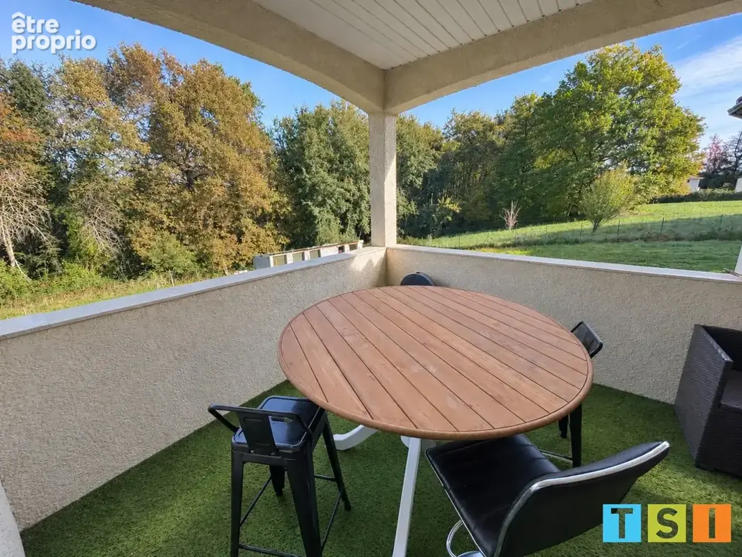 Maison familiale de plain-pied avec 4 chambres et grand garage, au calme - photo 2