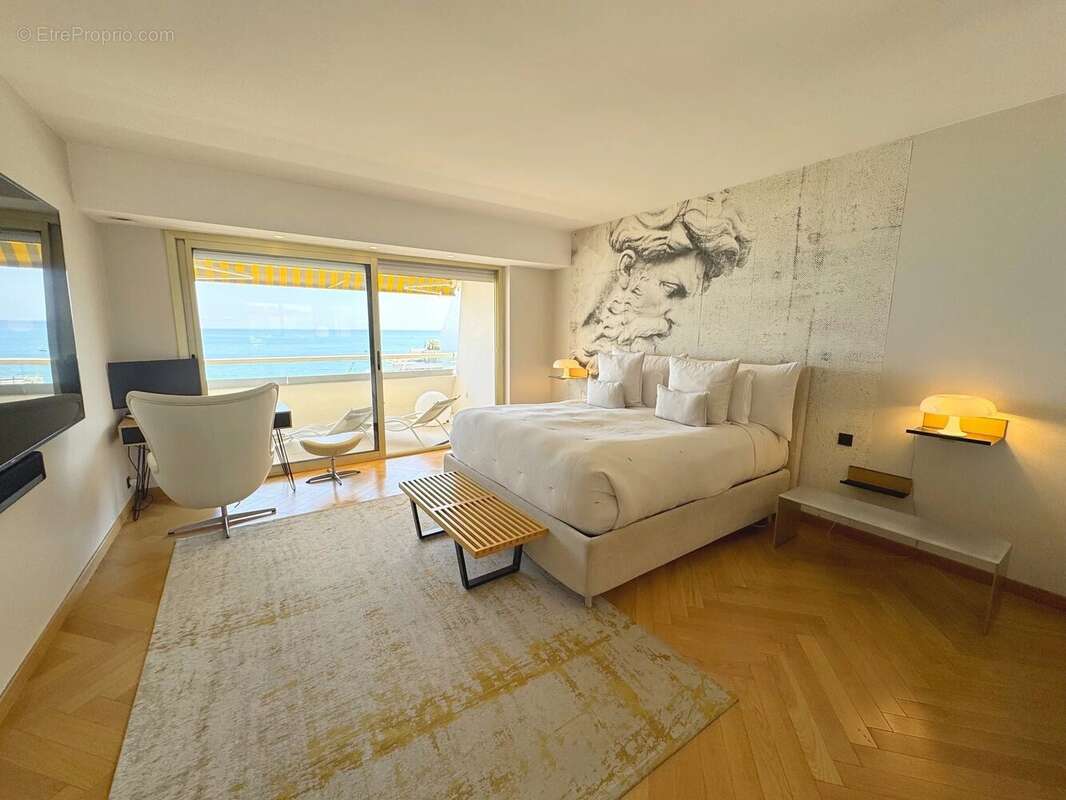 Appartement à VILLENEUVE-LOUBET