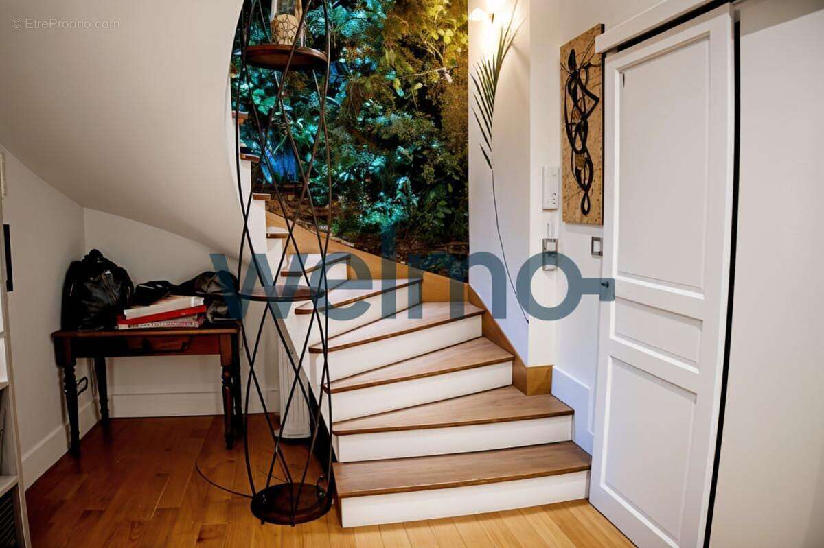 Appartement à NEUILLY-SUR-SEINE