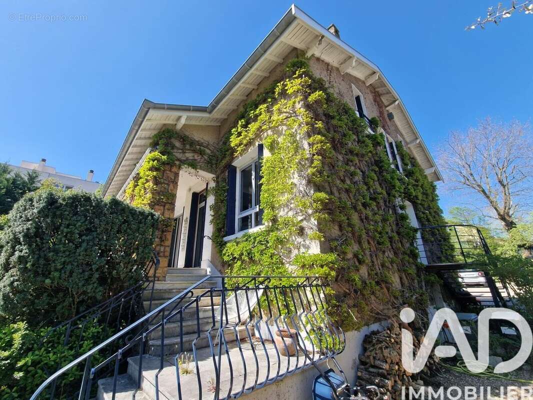 Photo 3 - Maison à ECULLY