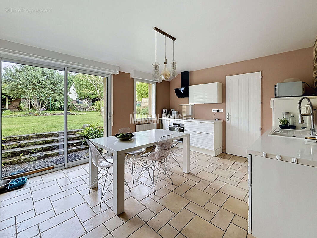 Maison à PLOUER-SUR-RANCE