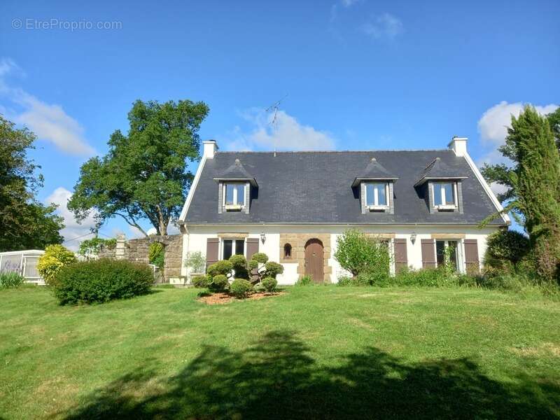 Maison à MONTIGNE-LE-BRILLANT