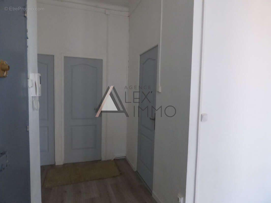 Appartement à MARSEILLE-4E