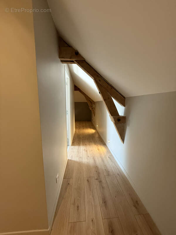 Appartement T4 en Duplex avec terrasse - photo 5