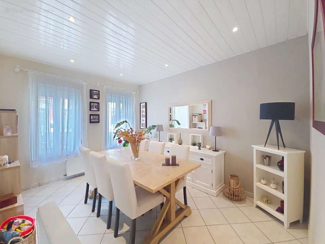 Maison à CRECY-SUR-SERRE