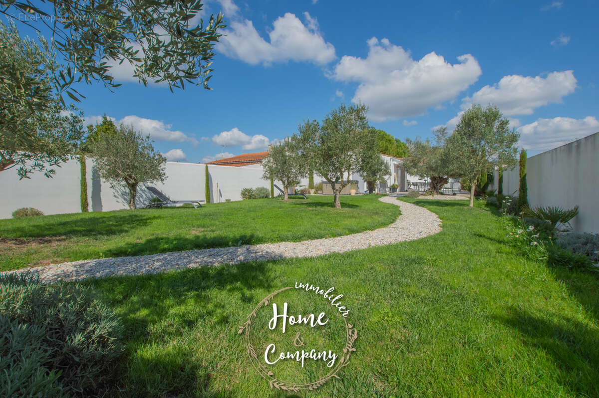 Maison à MORNAC-SUR-SEUDRE