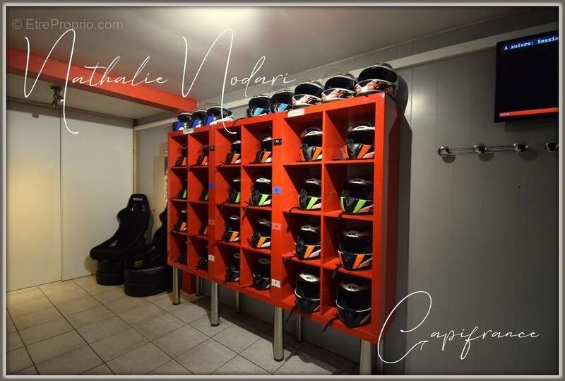 Commerce à LE MENIL