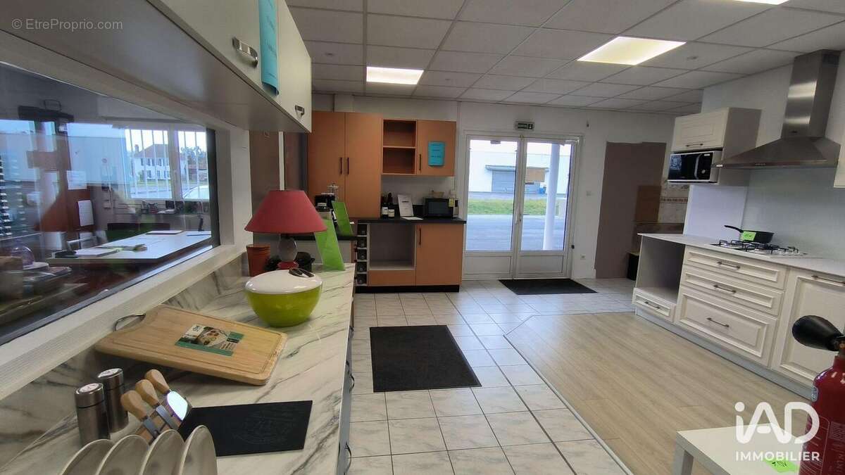 Photo 6 - Commerce à ARTIX