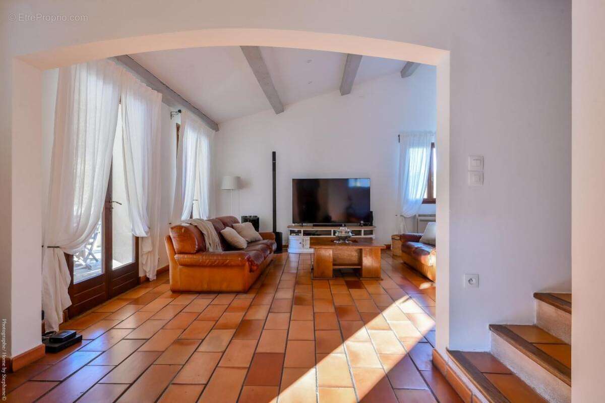 Villa avec piscine  CEYRESTE (13) - photo 9